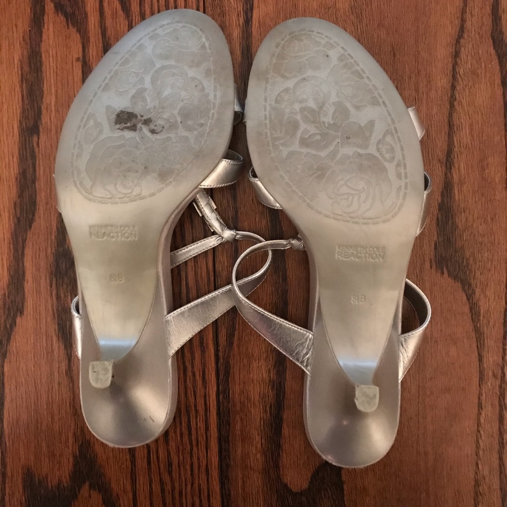 Kenneth Cole Reaction silver heels - Picture 4 of 9